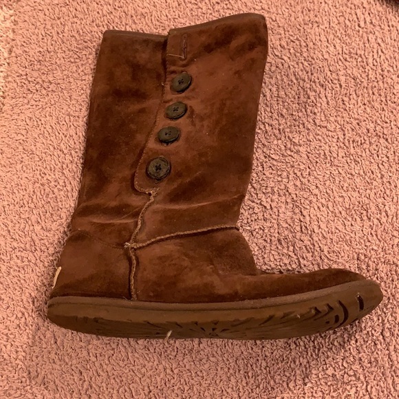 UGG Boots - Picture 1 of 5